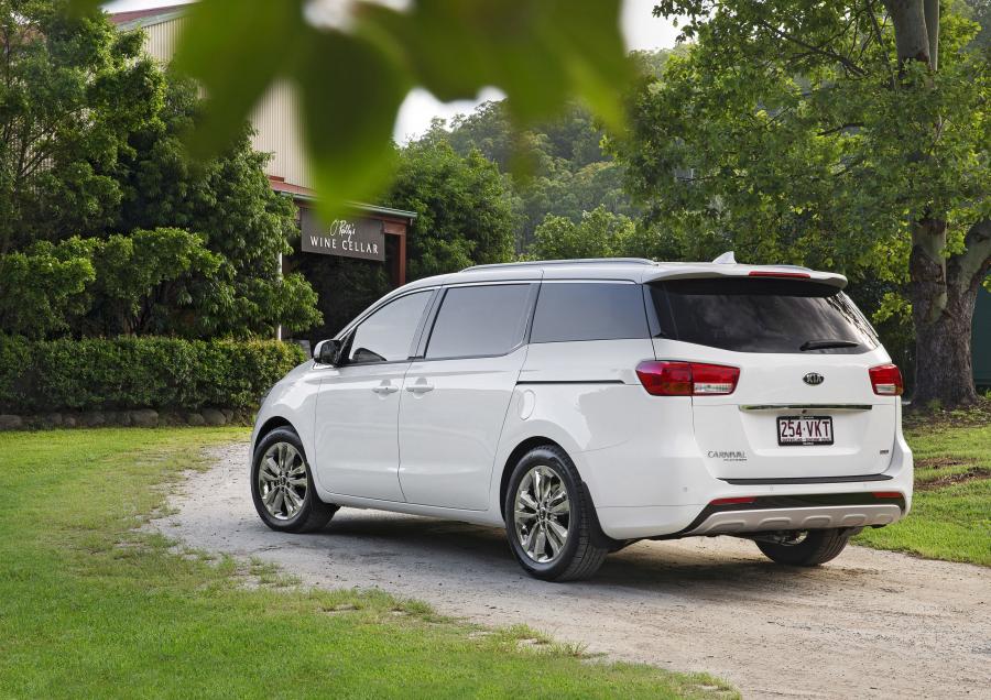  Kia Carnival Platinum 2015 года  (AU) (фото 4 из 12)